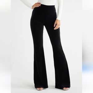 Saresa Knit Pull-On Pants Black     Size Medium